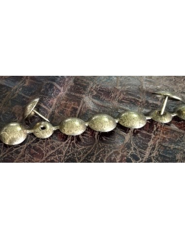 Nailhead trim 180 1/3